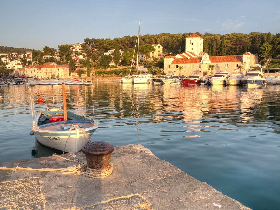 Šolta_Maslinica_Hrvatska_Hafen_2012_a