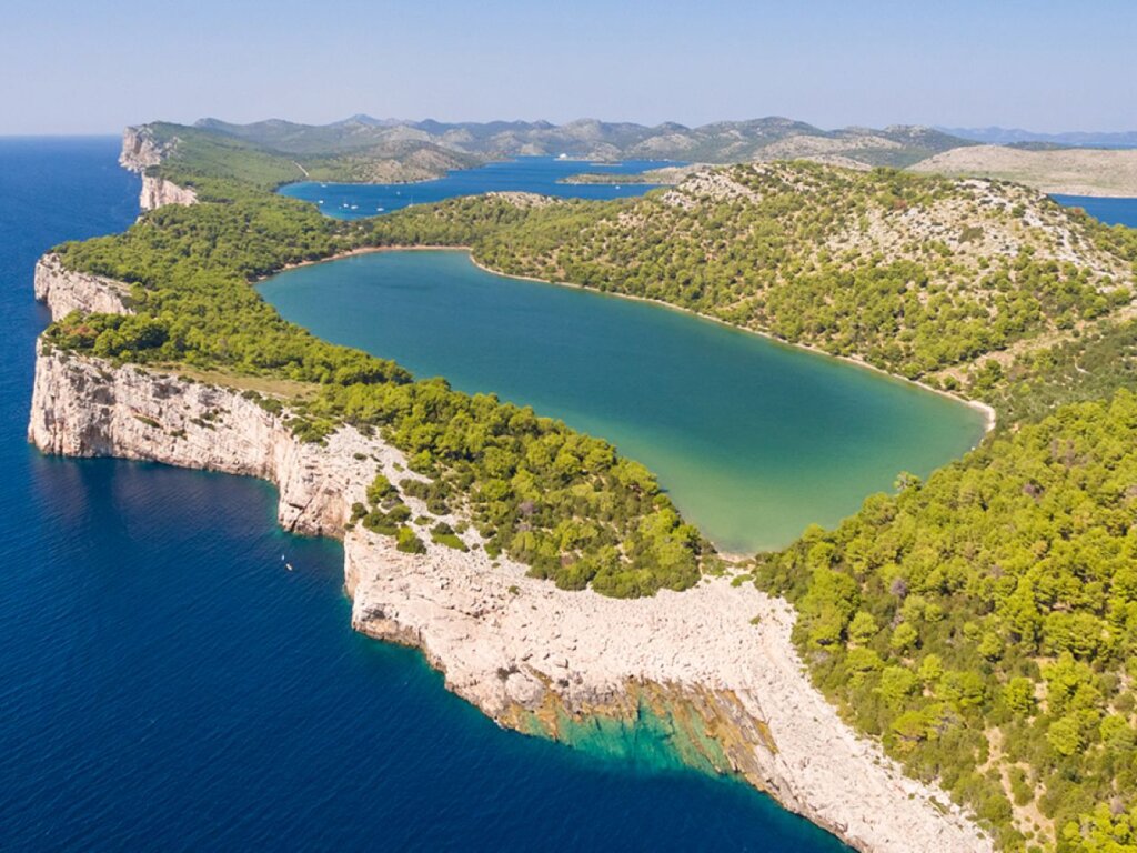 nationalparkkornatiexcursionsprivatetoursromeoandjuliettravelagency