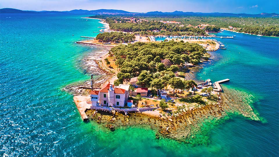 zlarina-noa-yachting-view